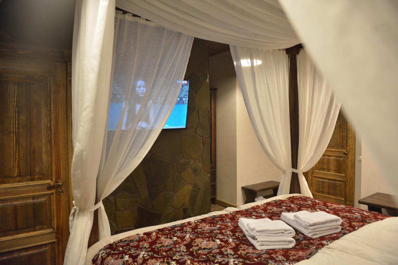 Hôtel Folvark Gvozd à Kamenyuky Extérieur photo